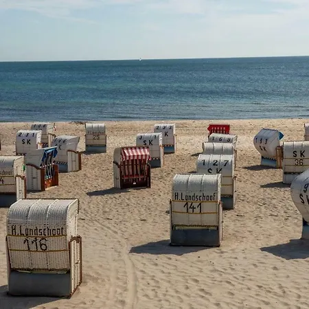 Strandhaus-nr-9-og-rechts