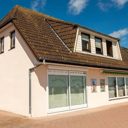 Strandhaus-nr-9-og-rechts